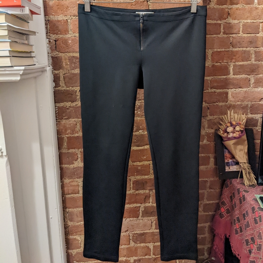 Alice + Olivia Sleek Black Front-Zip Leggings